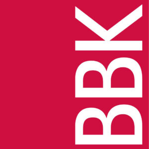 Logo des Berufsverband Bildender Künstlerinnen und Künstler München und Oberbayern e.V.: Schriftzug "BBK" in weiß hochkant von unten nach oben auf rotem Quadrat.