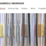 Schriftzug Gabriele Obermaier, Foto Akten von Hinten